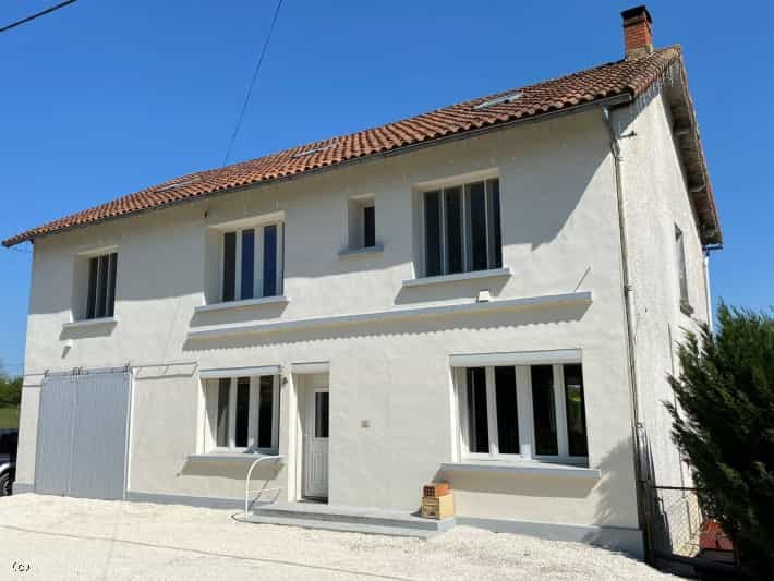 rumah dalam Verteuil-sur-Charente, Nouvelle-Aquitaine 11922113