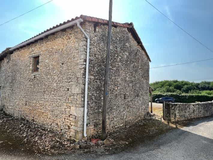 casa no Saint-Macoux, Nouvelle-Aquitaine 11922117