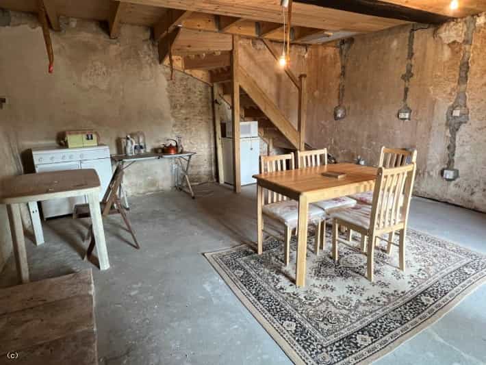 Casa nel Saint-Macoux, Nouvelle-Aquitaine 11922117