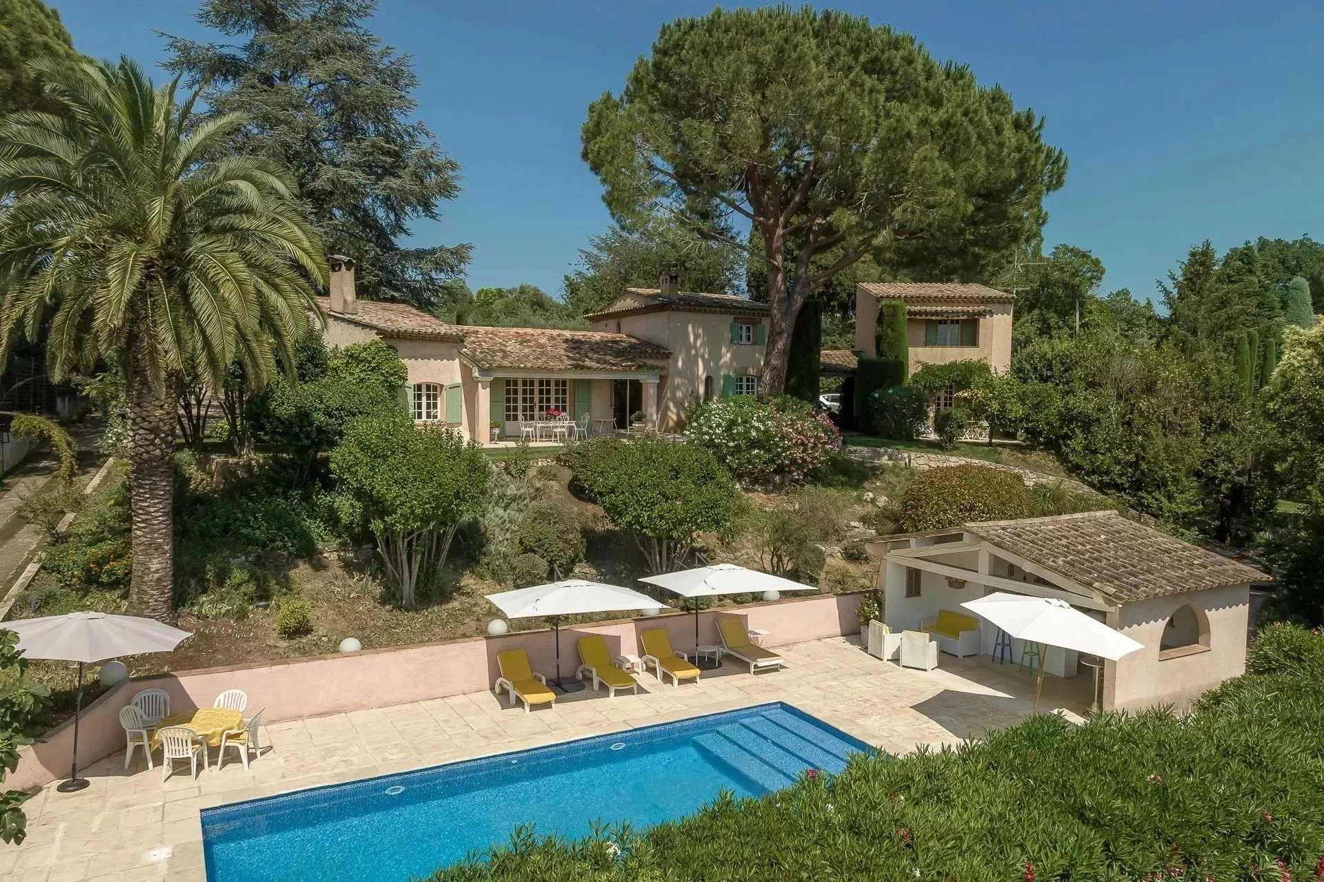жилой дом в Mouans-Sartoux, Provence-Alpes-Côte d'Azur 11922171