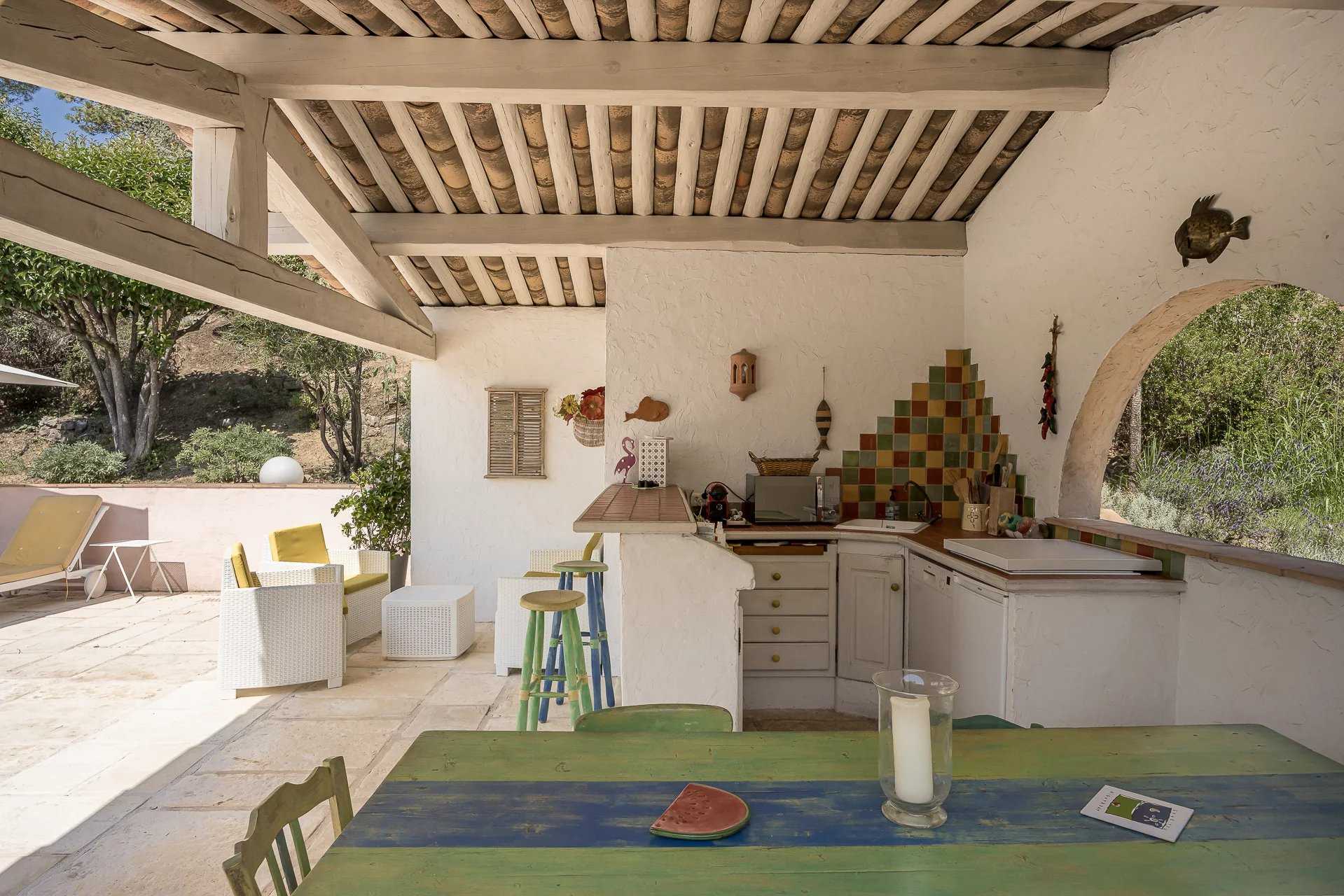 Casa nel Mouans-Sartoux, Provence-Alpes-Côte d'Azur 11922171