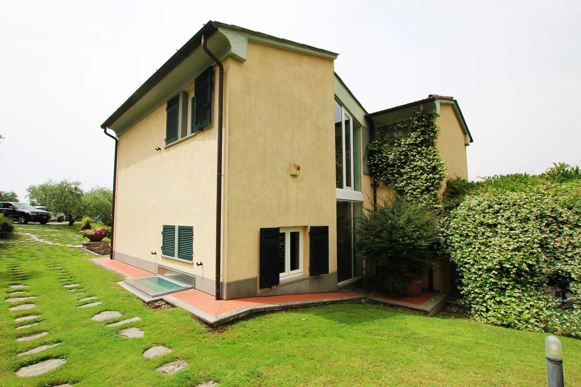 Huis in Sarzana, La Spezia 11923420