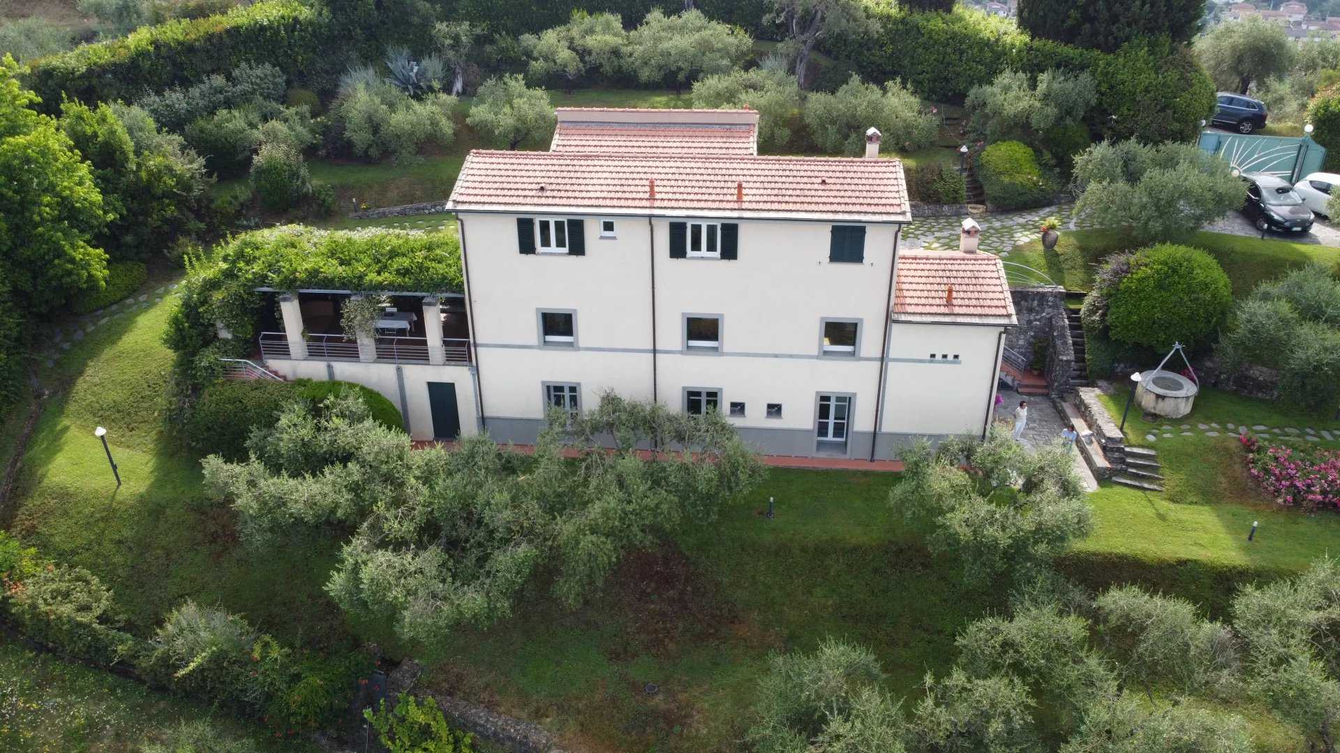 σπίτι σε Sarzana, Liguria 11923420