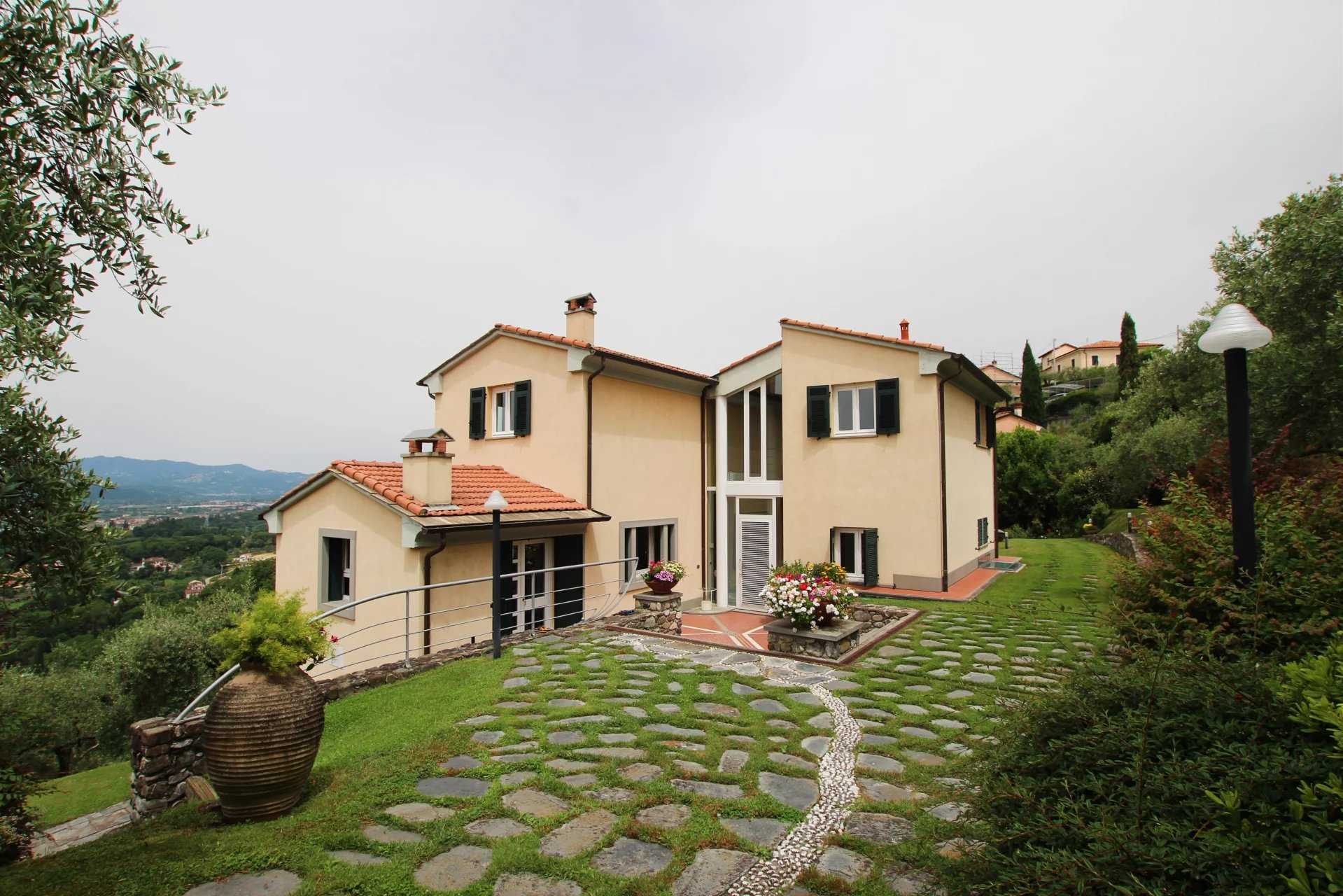 жилой дом в Sarzana, La Spezia 11923420