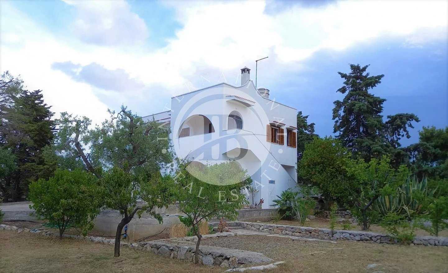 жилой дом в Каровиньо, Апулия 11923437