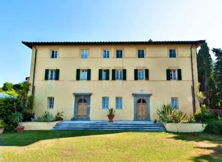 House in Pietrasanta, Lucca 11923625