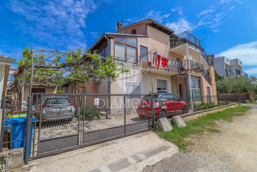 casa en Pula, Istarska županija 11923909