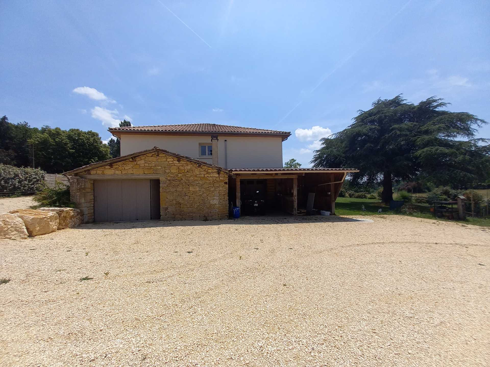 House in Biron, Nouvelle-Aquitaine 11923995