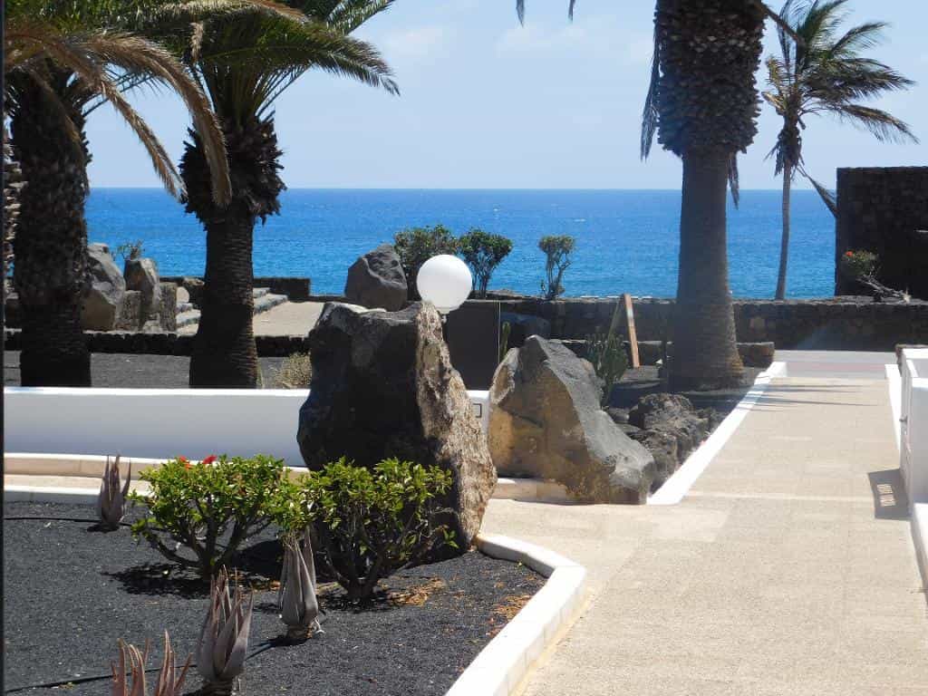 Condominium in Arrecife, Canary Islands 11924048