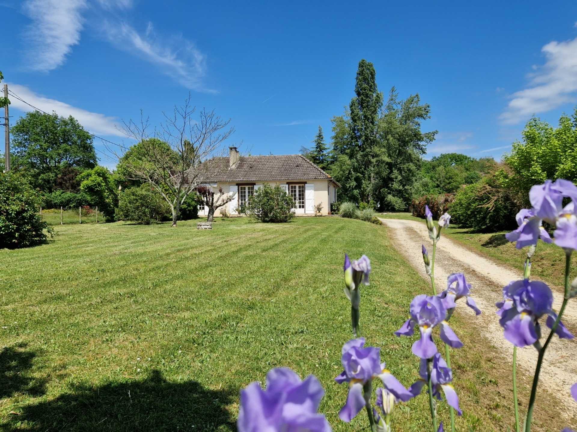 House in Le Bugue, Nouvelle-Aquitaine 11924076