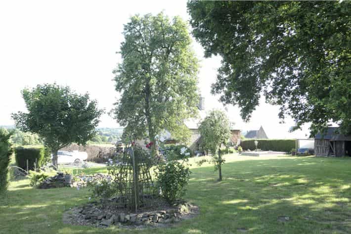 σπίτι σε Savigny-le-Vieux, Νορμανδία 11924159