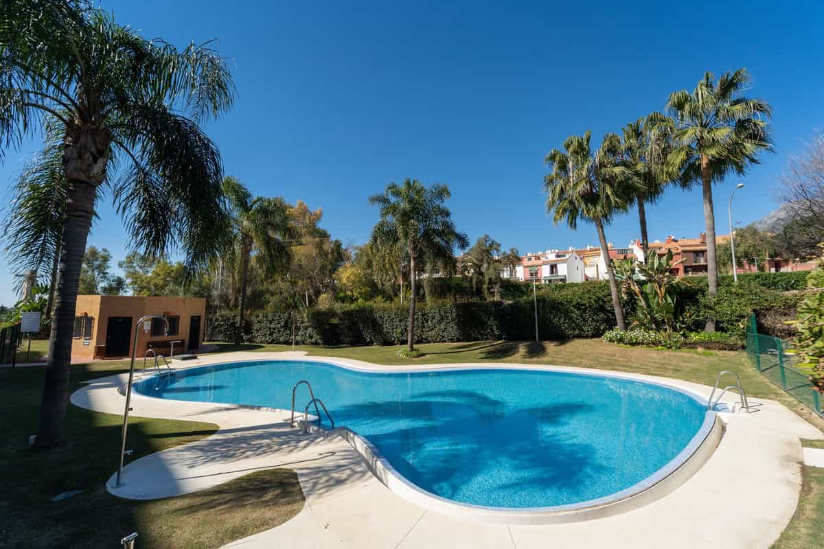 Condominium in Marbella, Andalusia 11924546