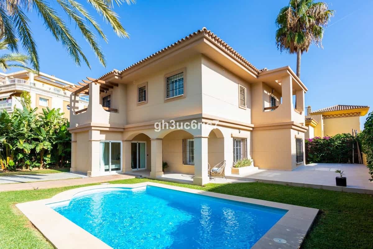 House in Fuengirola, Andalusia 11924557