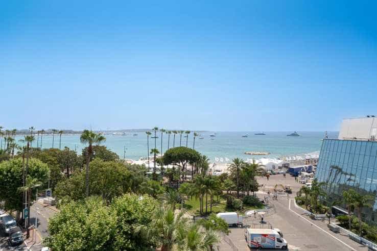 Condominium in Cannes, Provence-Alpes-Cote d'Azur 11924873