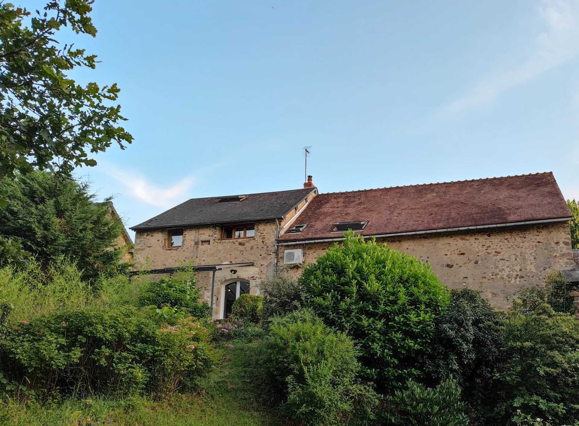 Dom w Saint-Pereuse, Burgundia-Franche-Comte 11926275