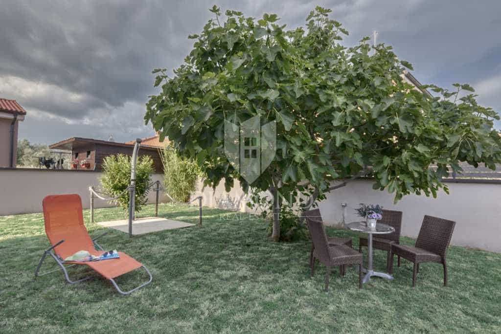 Talo sisään Ližnjan, Istria County 11926459