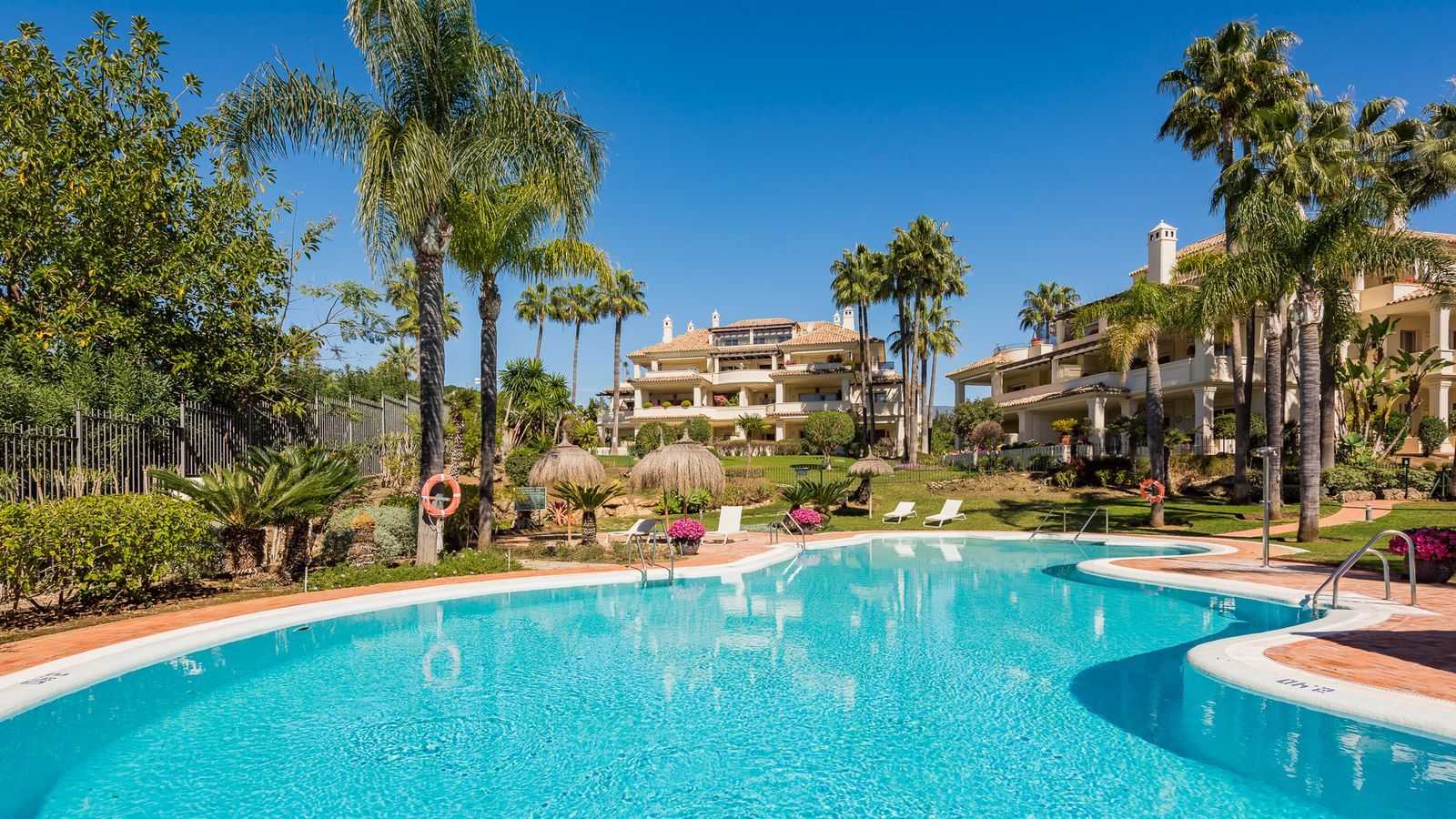 Condominium in Marbella, Andalusië 11926635