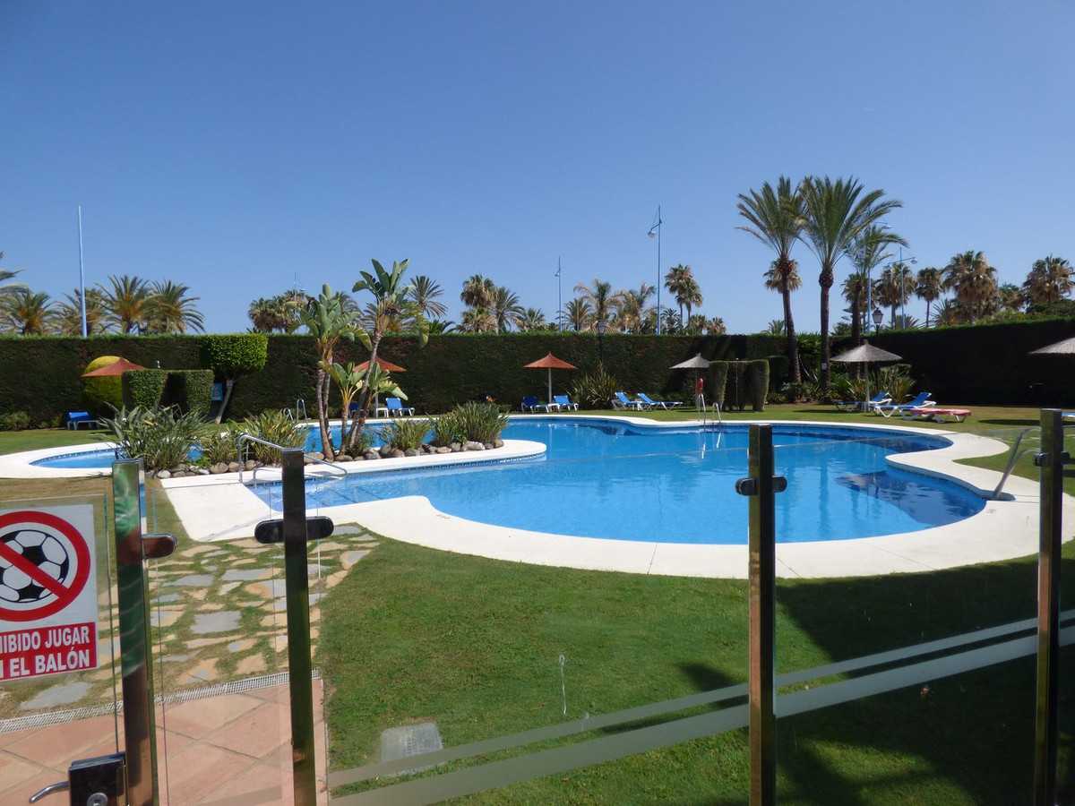 Condominium in Marbella, Andalusia 11926953