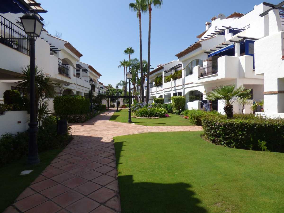 Condominium in Marbella, Andalucía 11926953