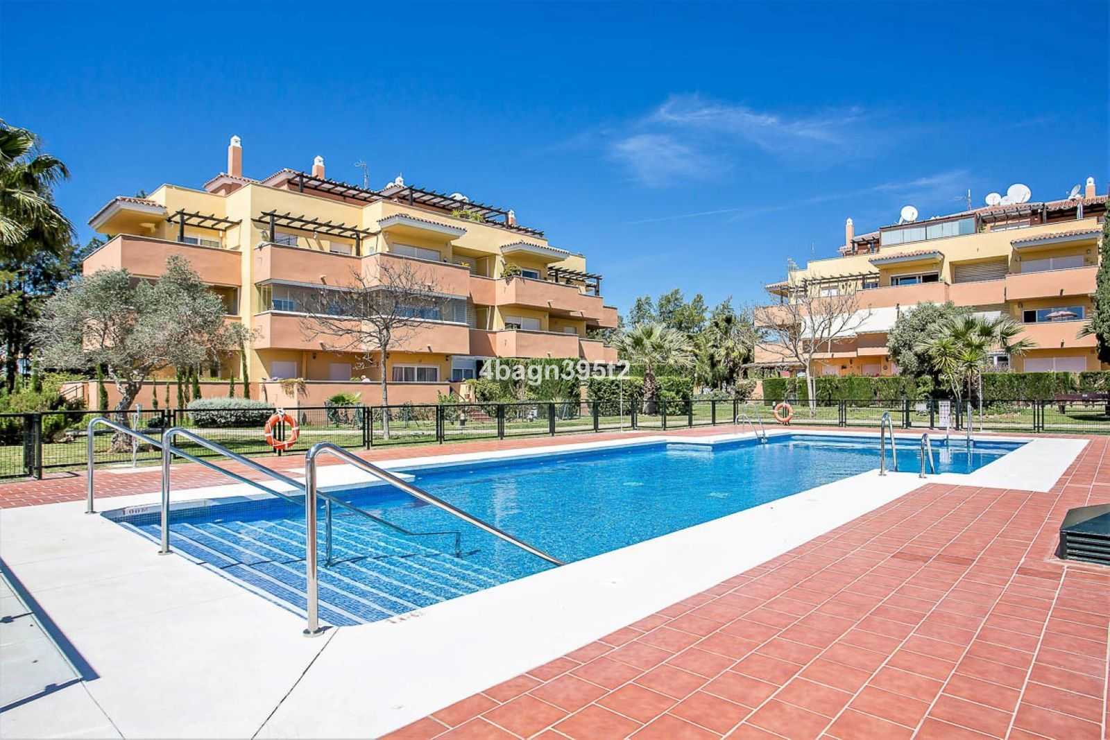 Condominium in Fuengirola, Andalusia 11927015