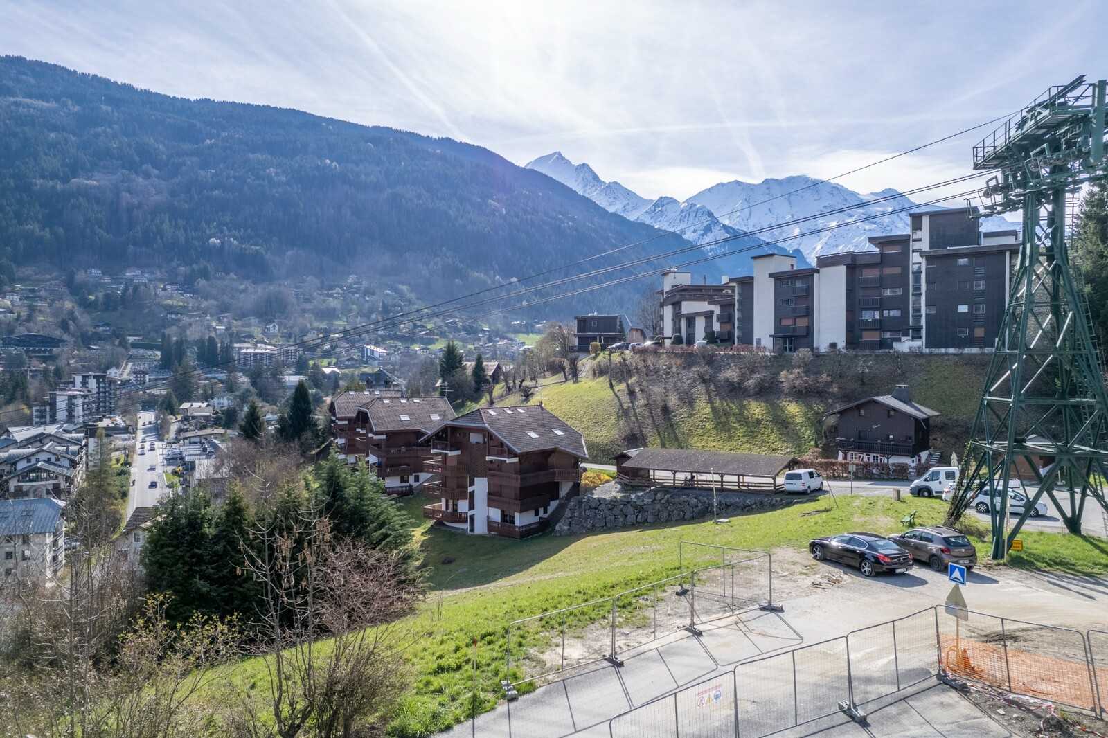 Condominium in Saint-Gervais-les-Bains, Auvergne-Rhône-Alpes 11927923