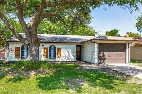 House in The Colony, Texas 11929391