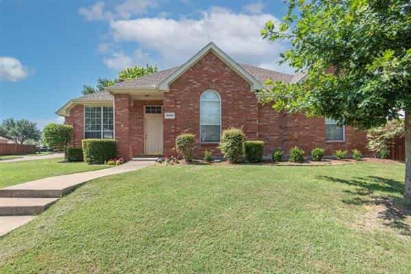 House in Frisco, Texas 11929440