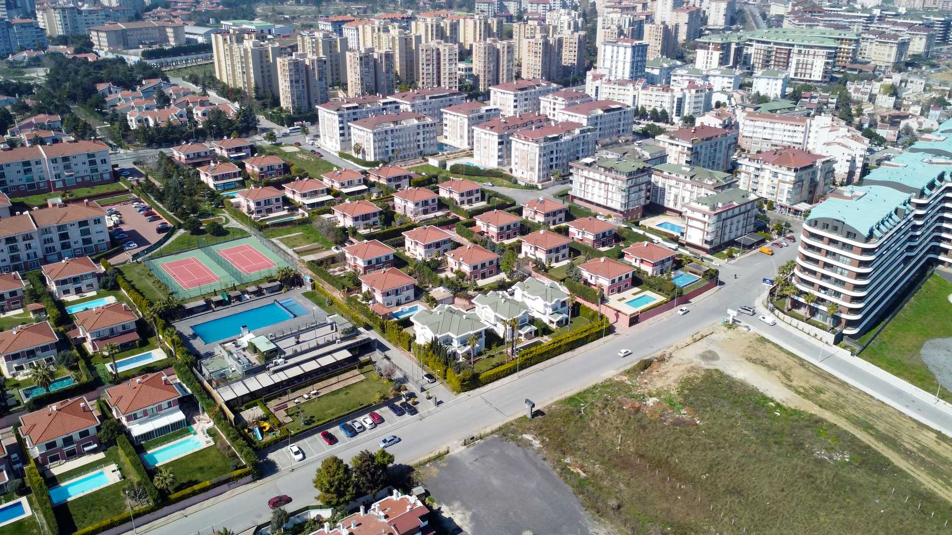 Multiple Houses in Guzelce, Istanbul 11929695