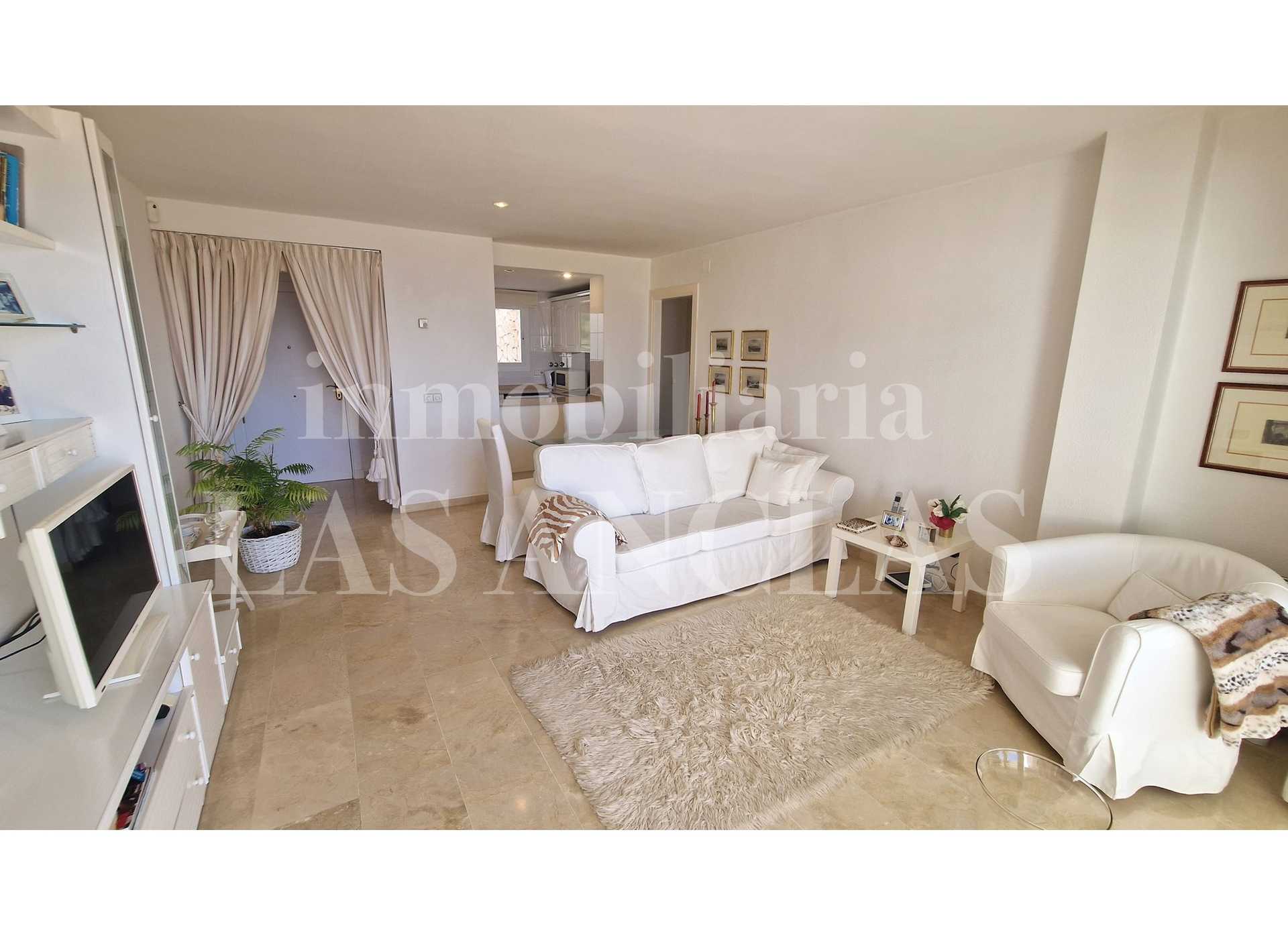 Condominium in Santa Eulalia del Rio, Balearic Islands 11929751