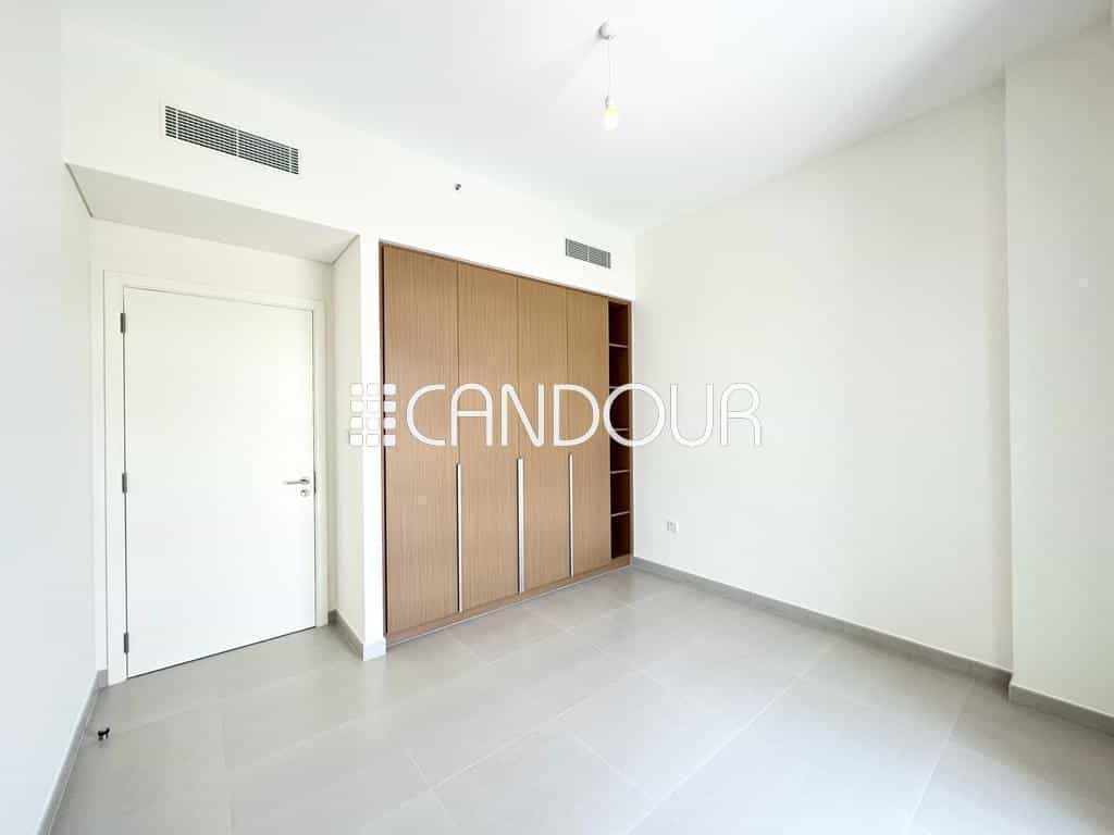Condominium in Warisan, Dubayy 11929932