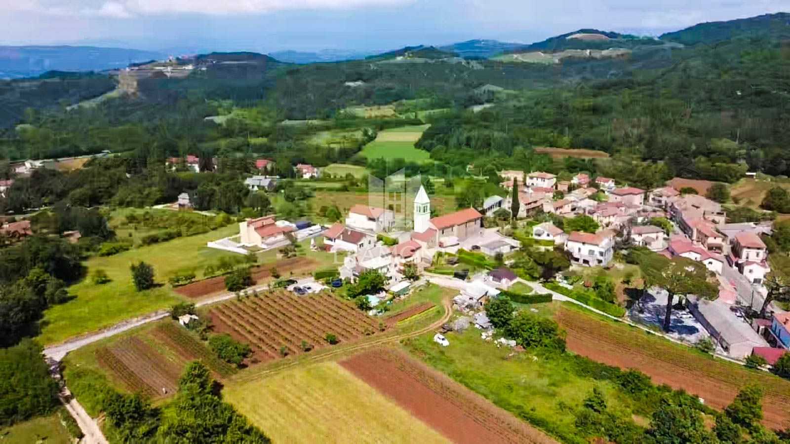 Land in Karojba, Istria County 11930189
