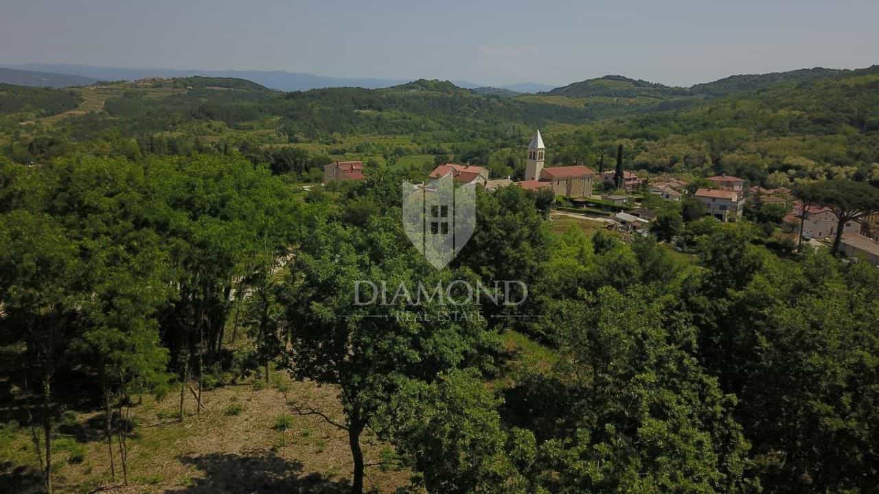 Tanah di Karojba, Istria County 11930189