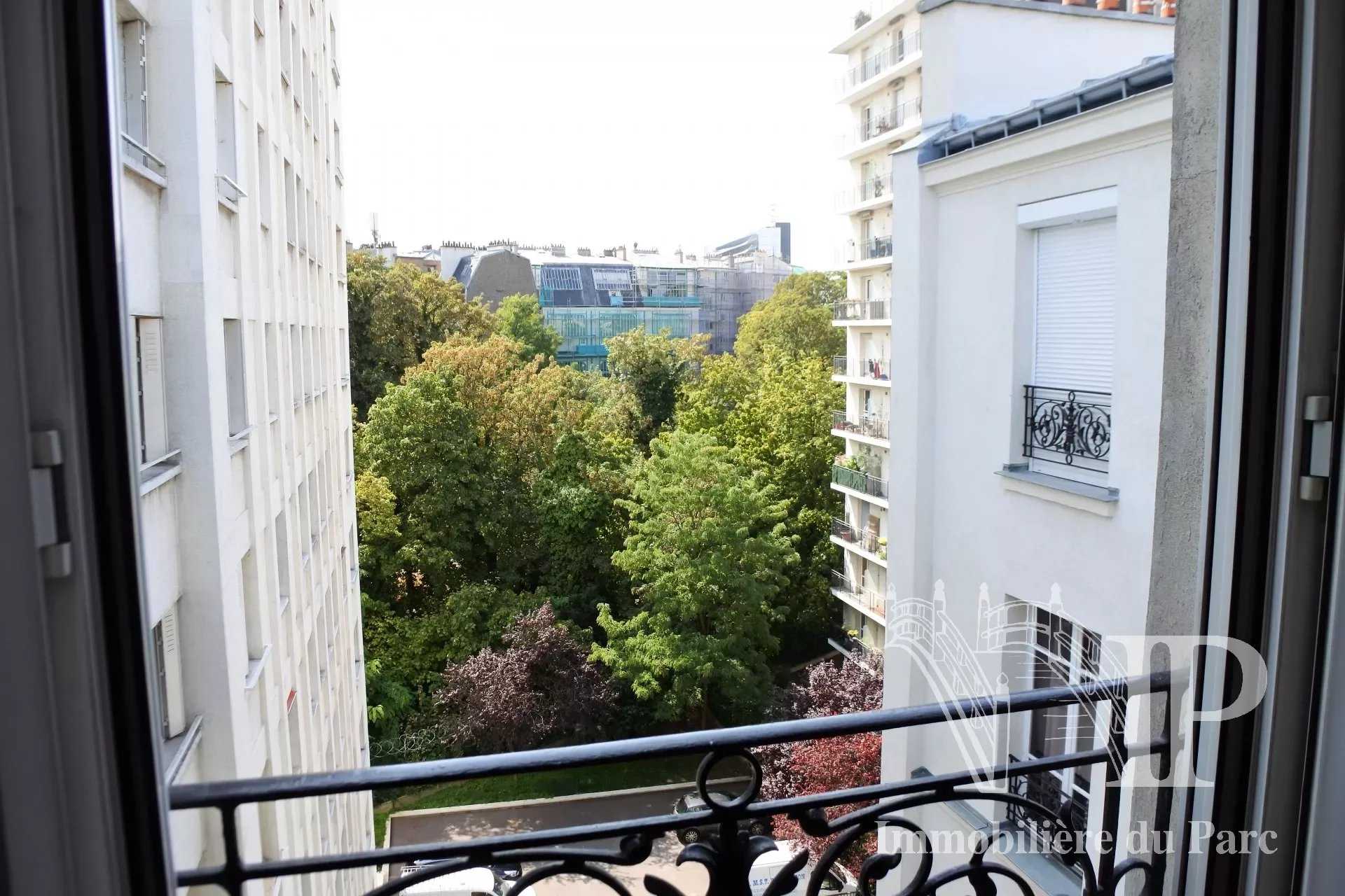 Condominium in Paris 15ème, Paris 11930332