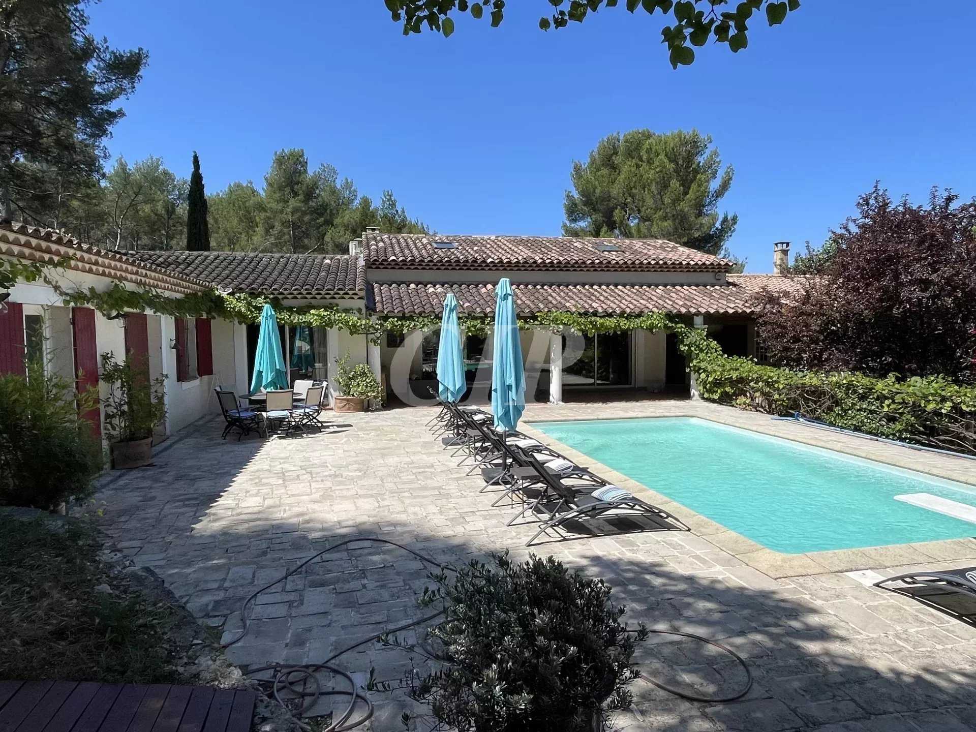 Casa nel Aix-en-Provence, Provenza-Alpi-Costa Azzurra 11930339