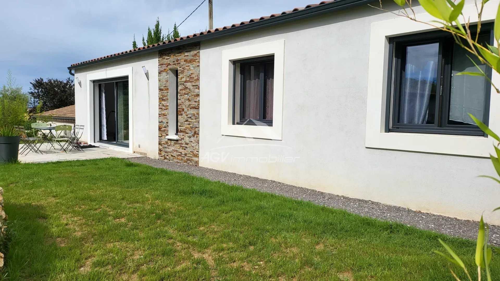 Huis in Saint-Privat-des-Vieux, Occitanie 11930361