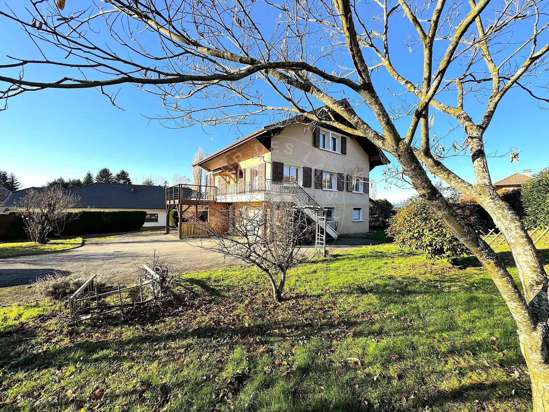 casa en La Balme-de-Sillingy, Auvergne-Rhone-Alpes 11930365