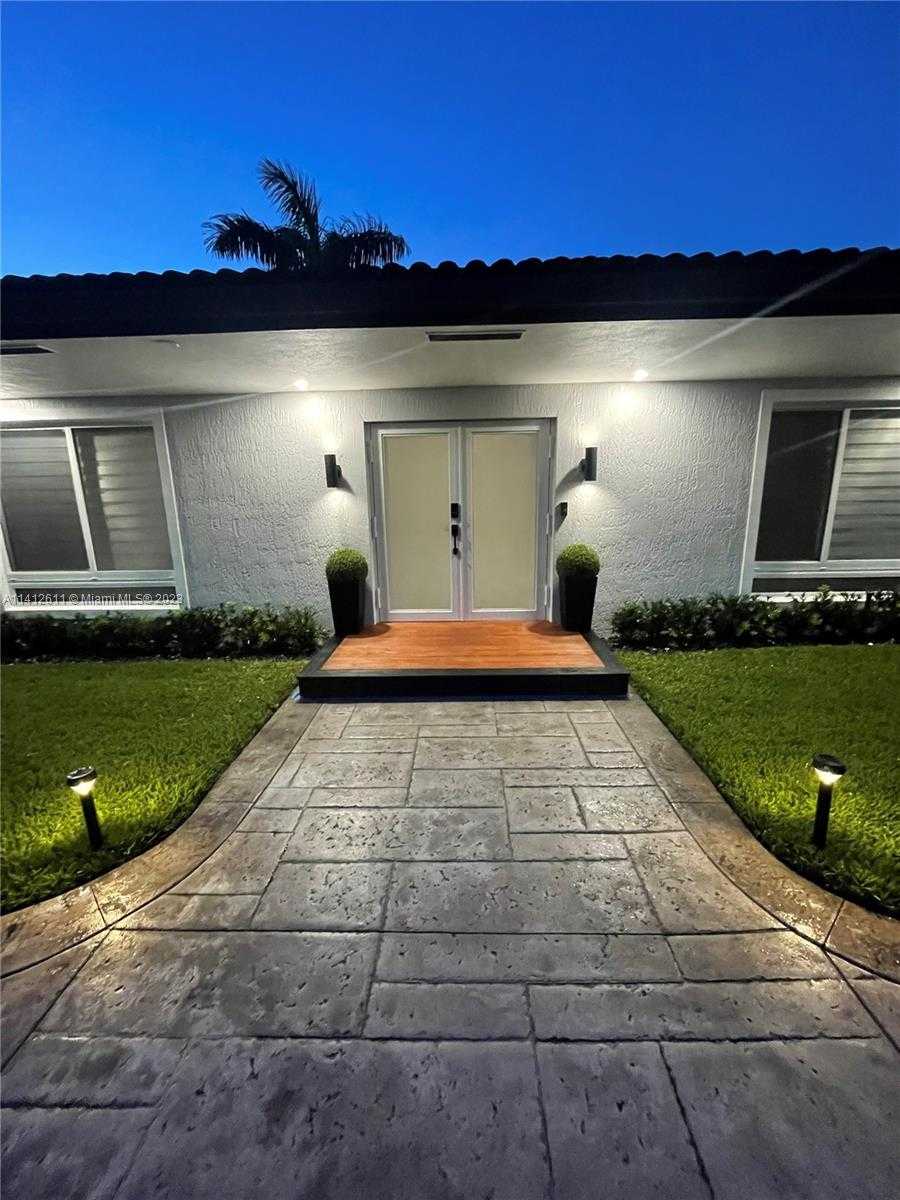 House in Hollywood, Florida 11930395
