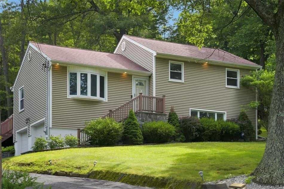 House in Mohegan Lake, New York 11931227
