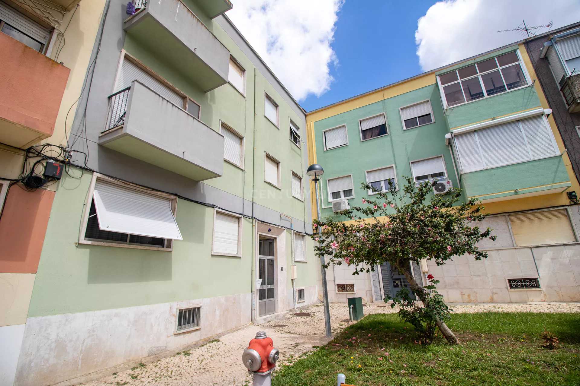 عمارات في أمادورا, لشبونة 11931416