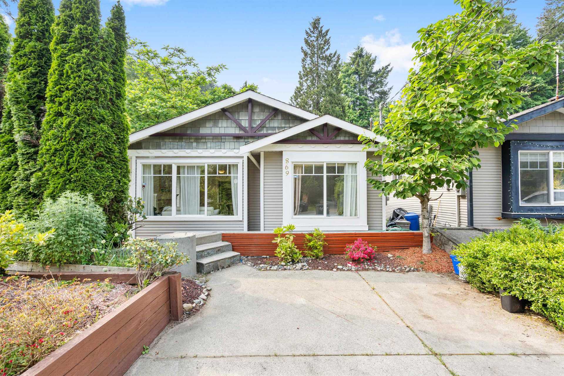 House in North Vancouver, 869 Seymour Boulevard 11931493