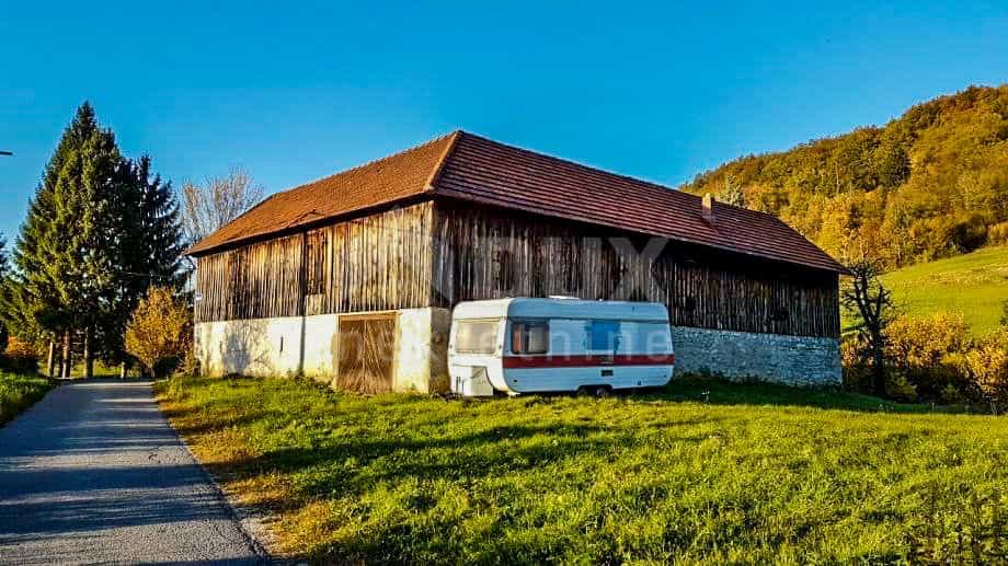House in Vrbovsko, Primorsko-Goranska Zupanija 11931701