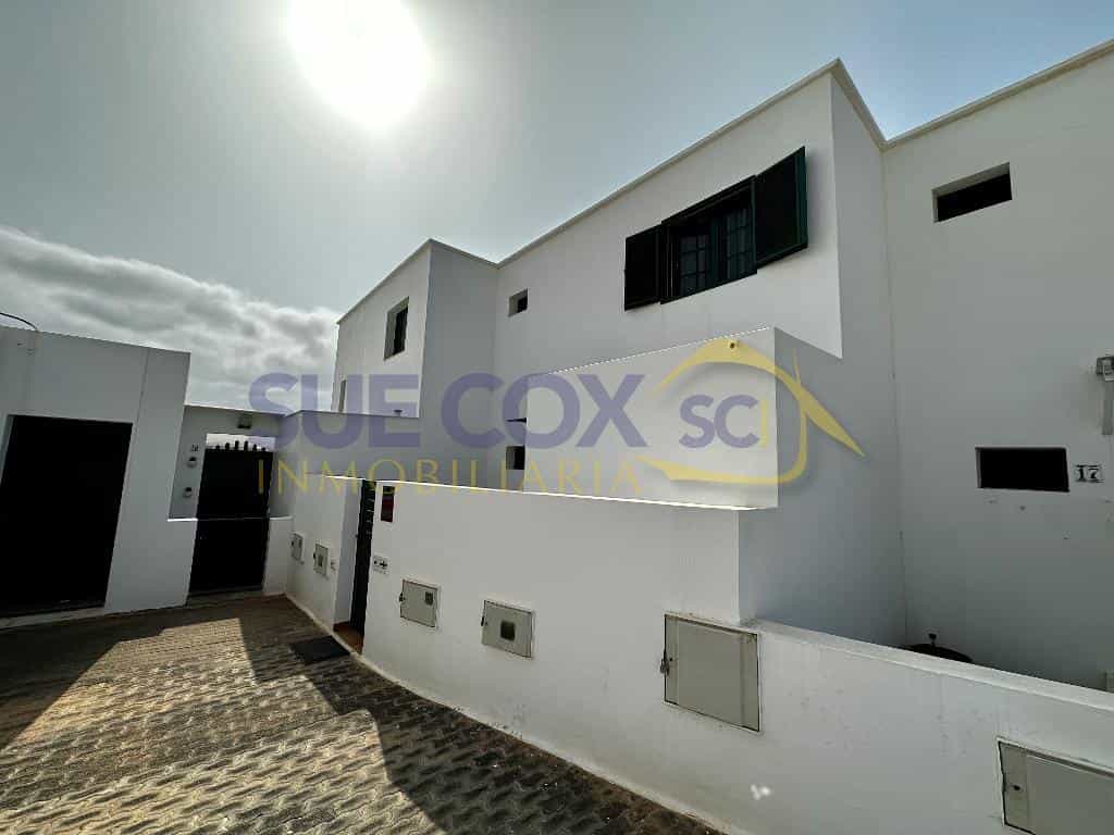 House in Costa Teguise, Canarias 11932145