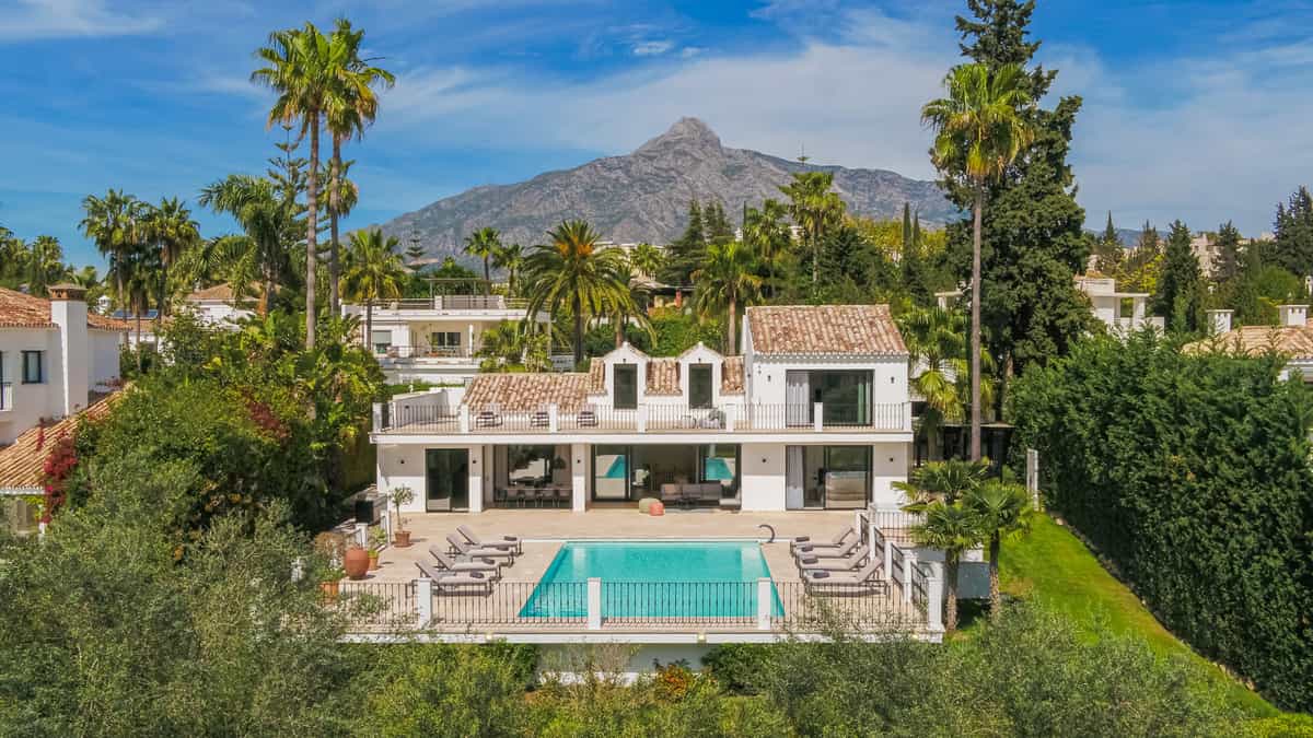 House in Marbella, Andalusia 11932548