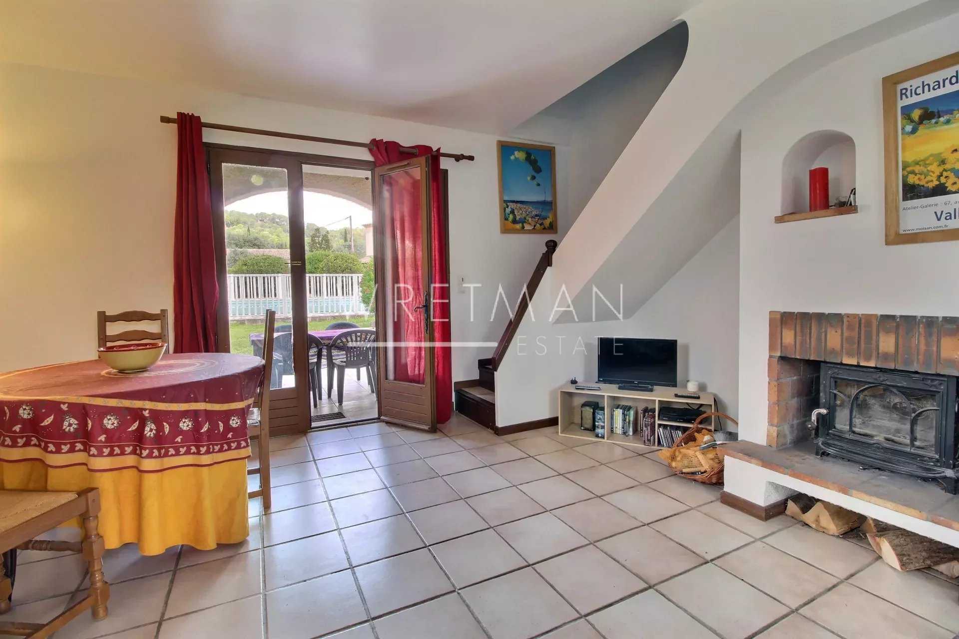 Beberapa Rumah di Tourrettes, Provence-Alpes-Cote d'Azur 11933331