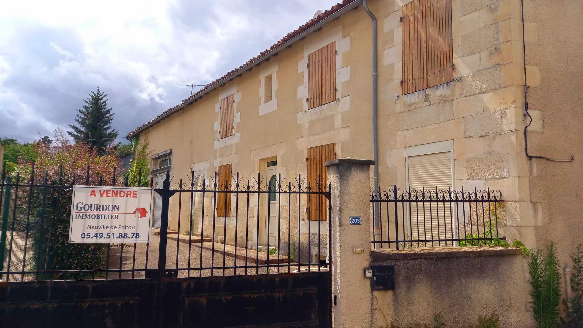 Haus im Poitiers, Neu-Aquitanien 11933384