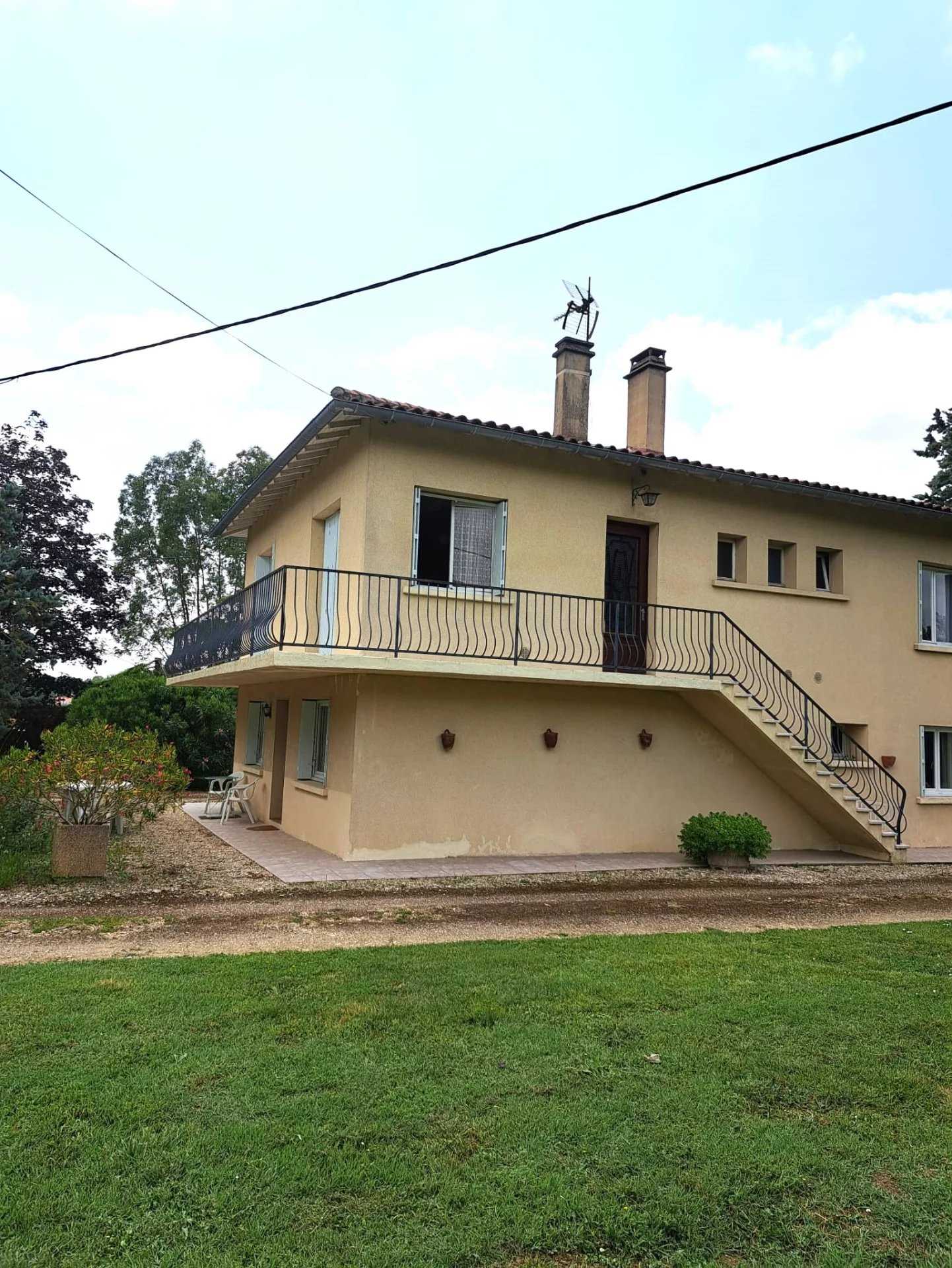 casa no Beaumont-de-Lomagne, Occitânia 11933436