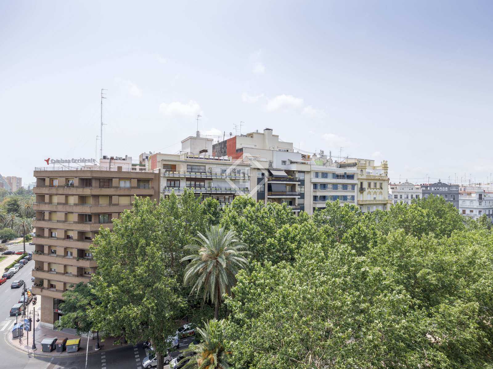 Condominium in Valencia, Valencian Community 11934007