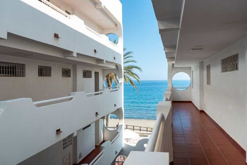Condominium in Marbella, Andalucía 11934384