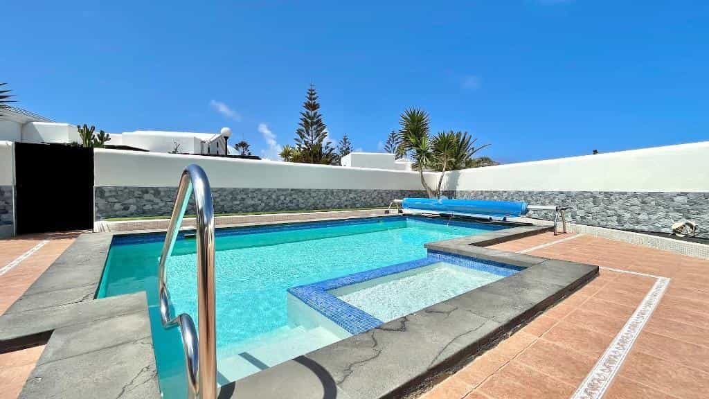 Eigentumswohnung im Playa Blanca, Canarias 11934421