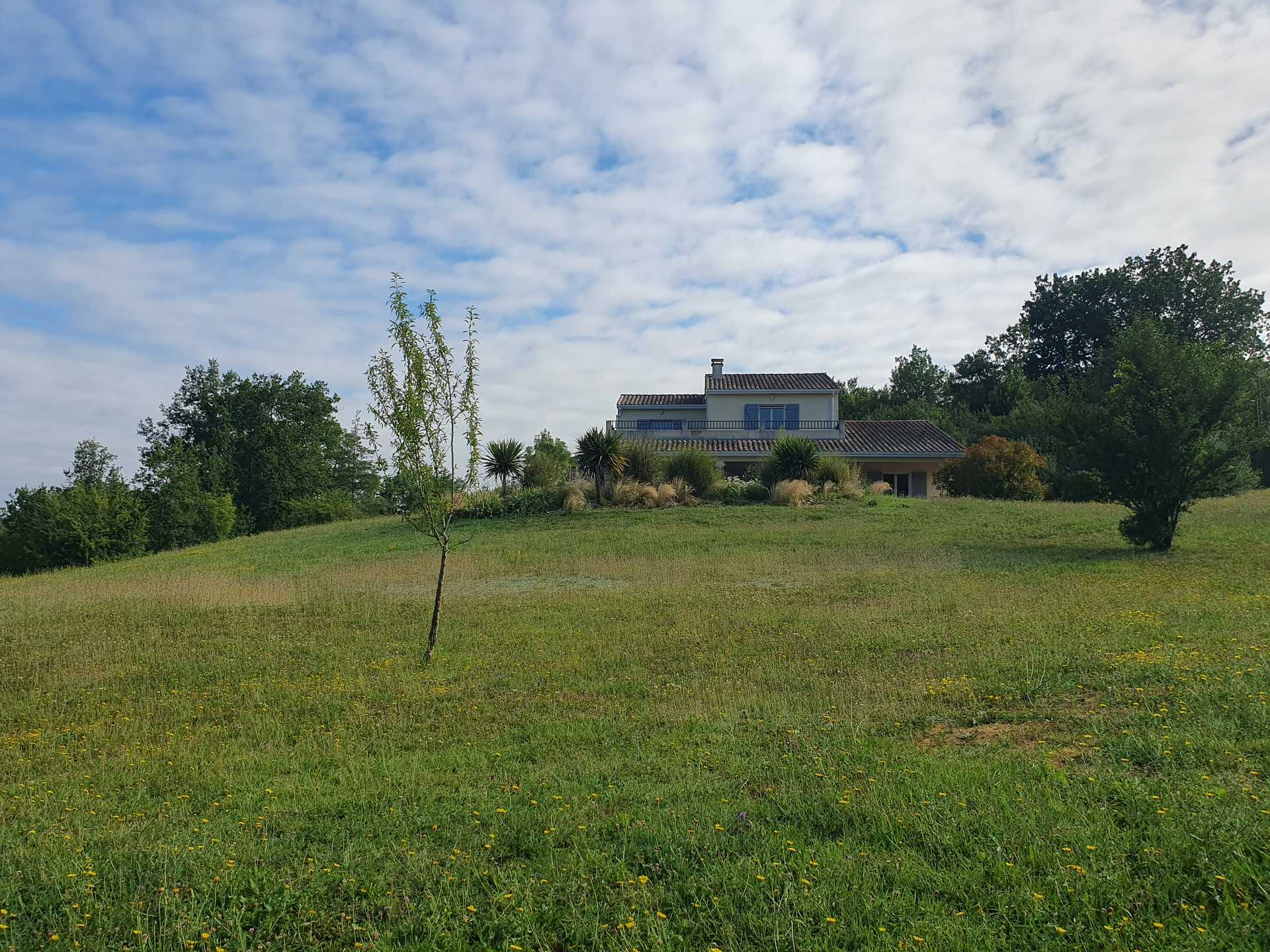 بيت في Serres-et-Montguyard, Nouvelle-Aquitaine 11934431